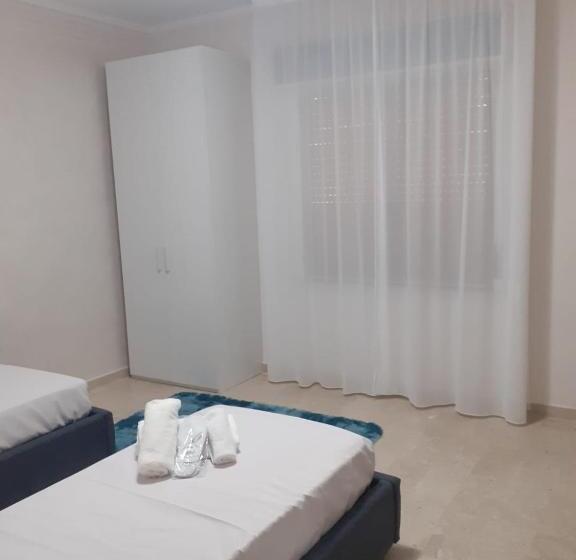 Lovely Bianco Rooms & Apartment