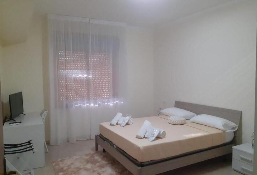 Lovely Bianco Rooms & Apartment