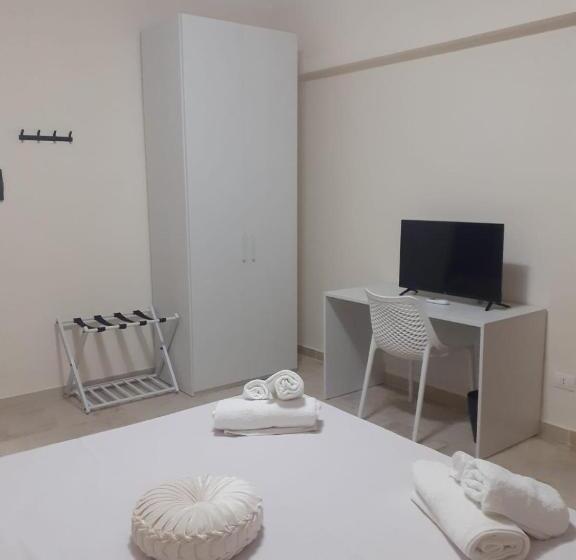 Lovely Bianco Rooms & Apartment