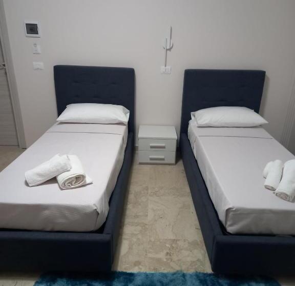 Lovely Bianco Rooms & Apartment