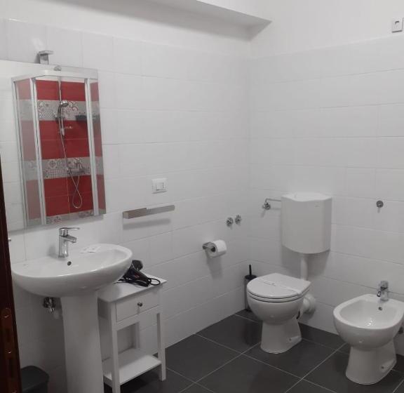 Lovely Bianco Rooms & Apartment