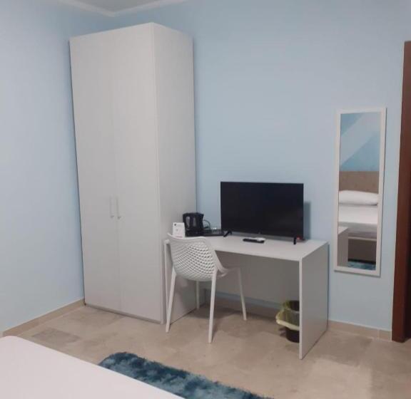 Lovely Bianco Rooms & Apartment