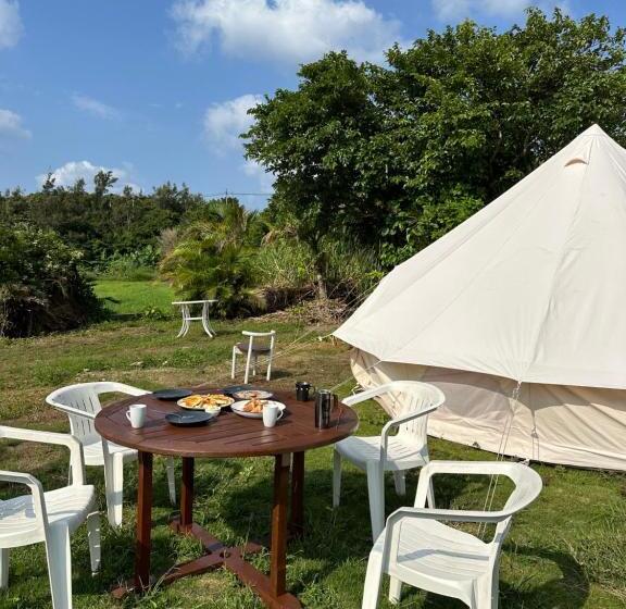 بنسيون 与論ゲストハウス ズッ友荘