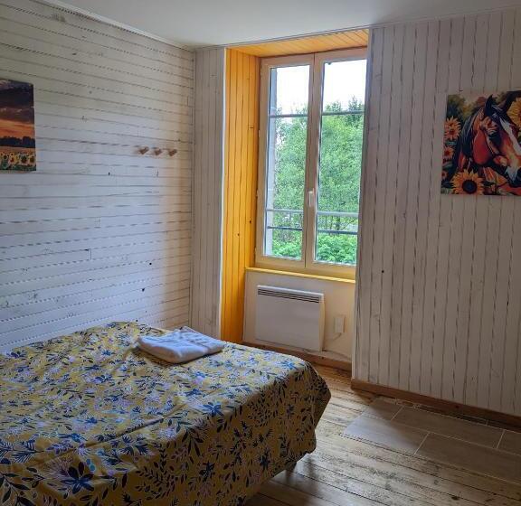 بنسيون Ferme équestre Equi Cantal