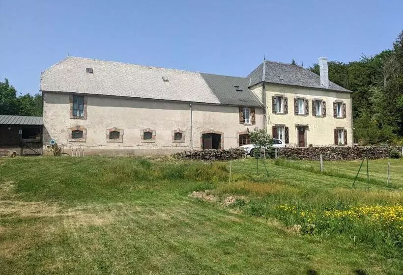 ペンション Ferme équestre Equi Cantal