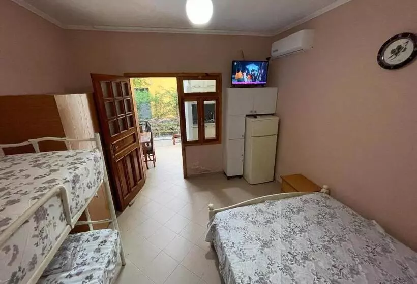 Pensió Rrjolli Rooms