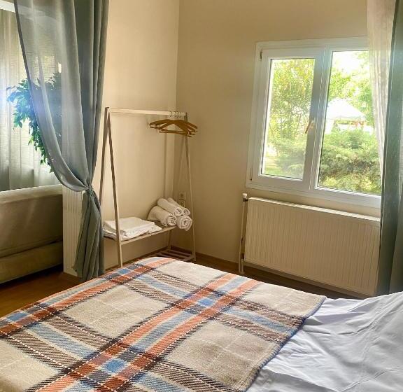 Пансион Sunyear Guest Houses 1