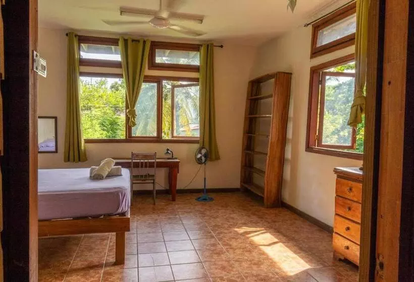 پانسیون Garden Rooms