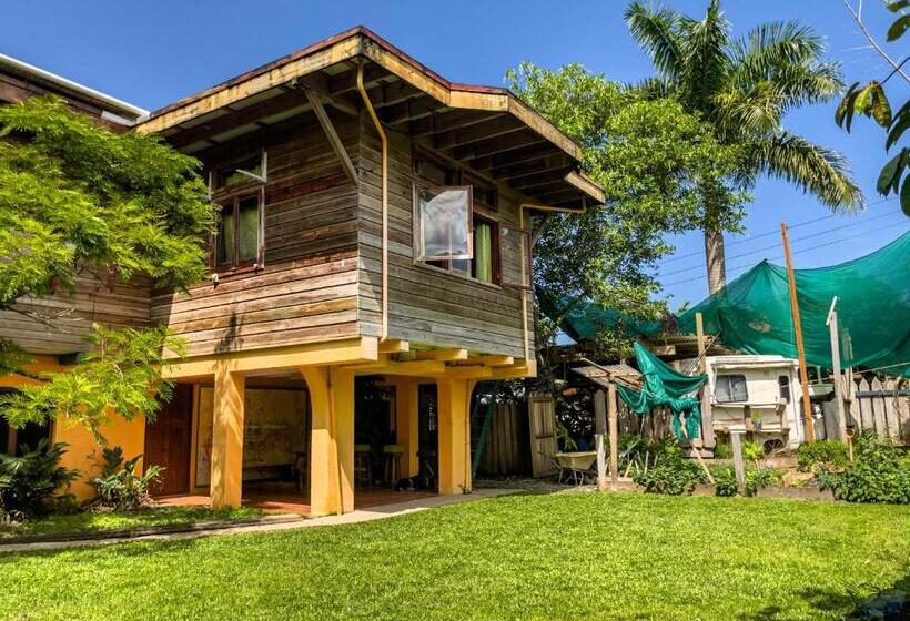 بنسيون Garden Rooms