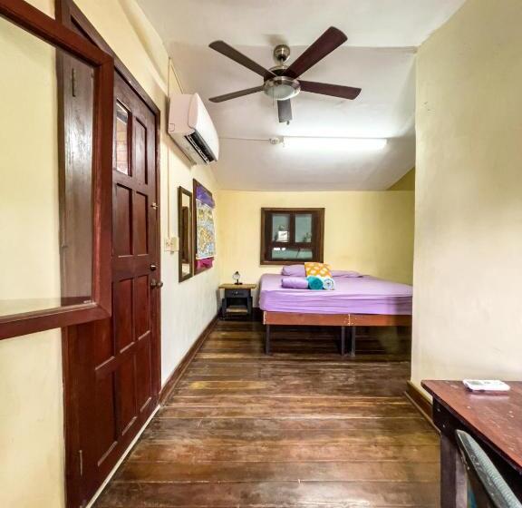 بنسيون Garden Rooms