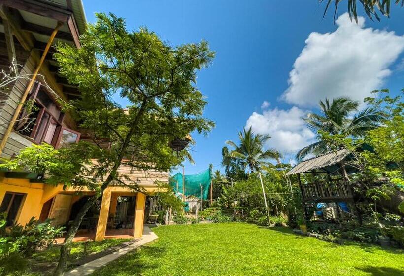 بنسيون Garden Rooms