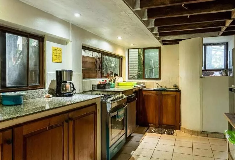 پانسیون Garden Rooms