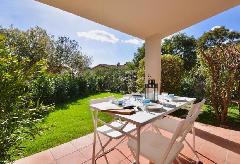 Isa   Residence In Costa Rei Just 450 Meters From The Beach, Apartments With Air Conditioning And Ou