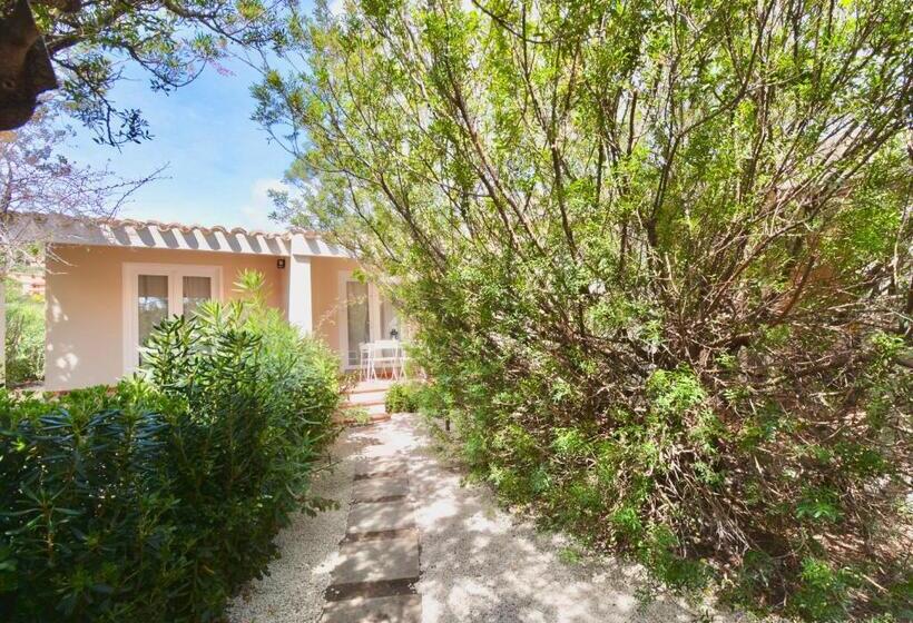 Isa   Residence In Costa Rei Just 450 Meters From The Beach, Apartments With Air Conditioning And Ou