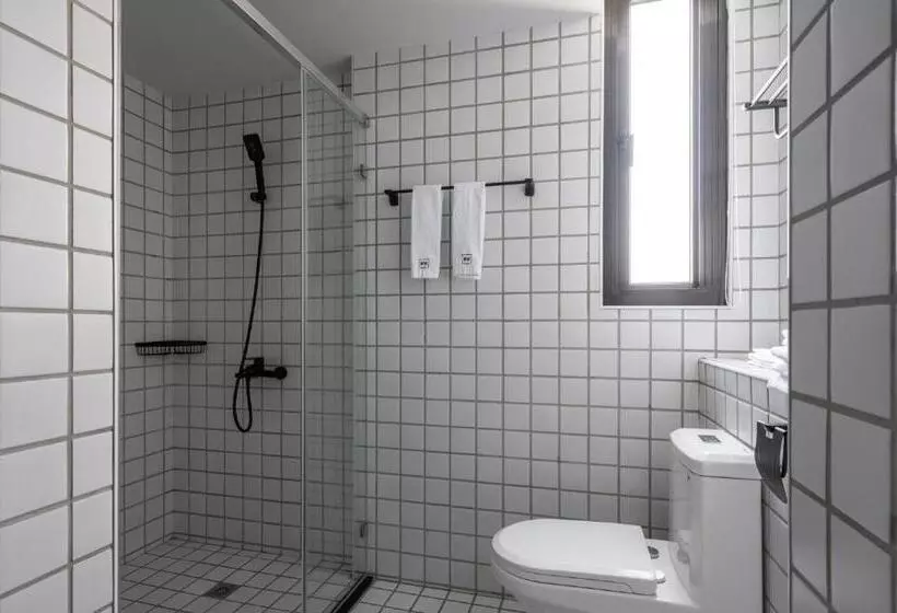 هاستل H Suite Inn