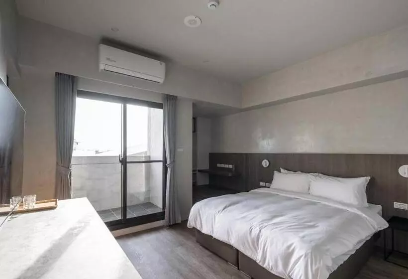 هاستل H Suite Inn