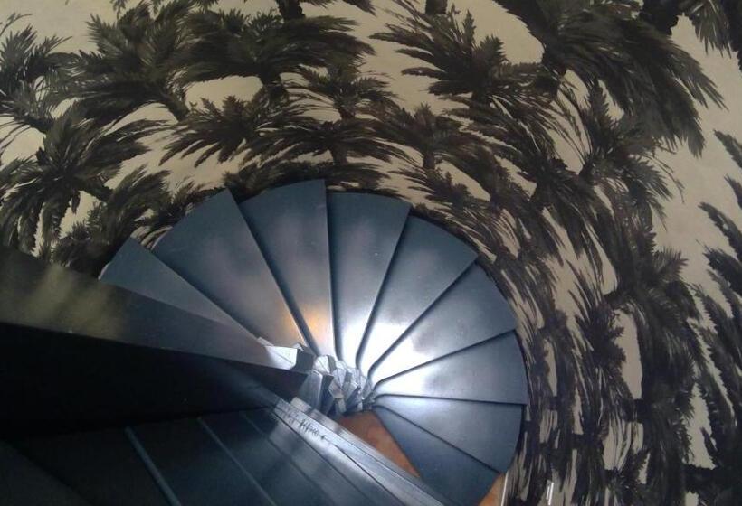 تختخواب و صبحانه L Atelier