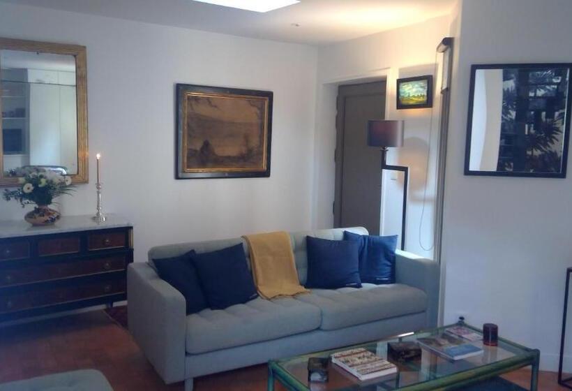 تختخواب و صبحانه L Atelier