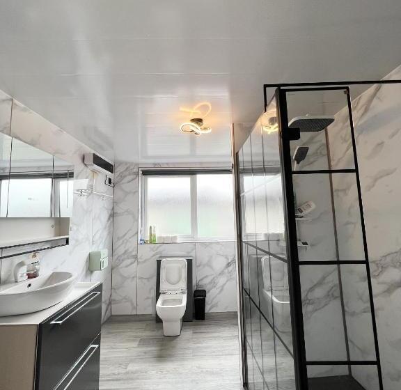 Bed and Breakfast The Welsh Space Newly Renovated!