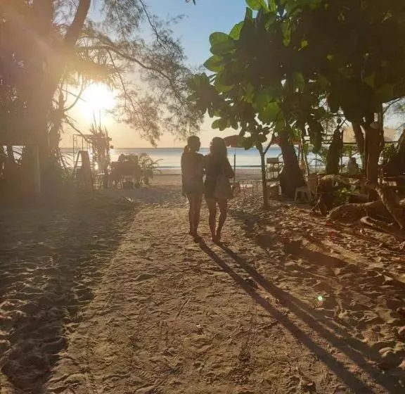 ホテル Longbeach Kohphayam