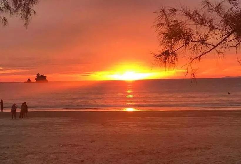 ホテル Longbeach Kohphayam