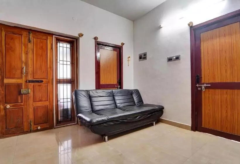 Hotelli Oyo Hisham Homes