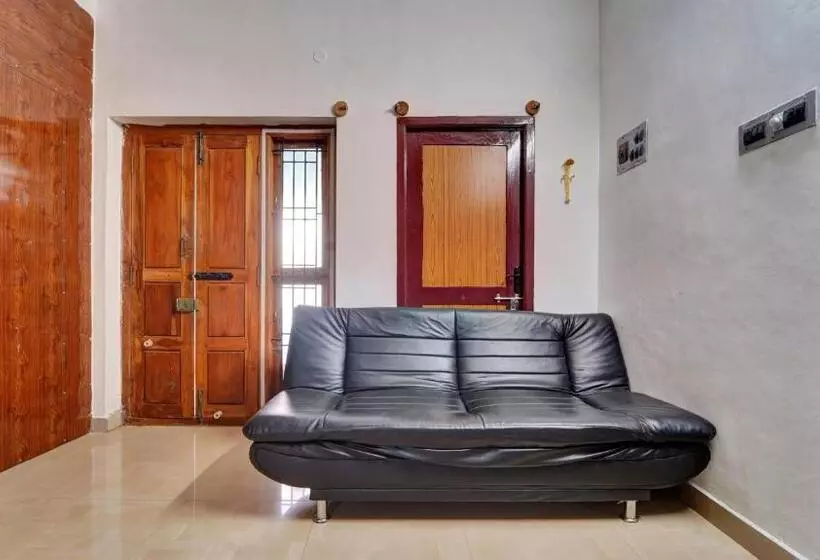 Hotelli Oyo Hisham Homes