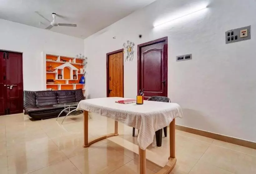 Hotelli Oyo Hisham Homes