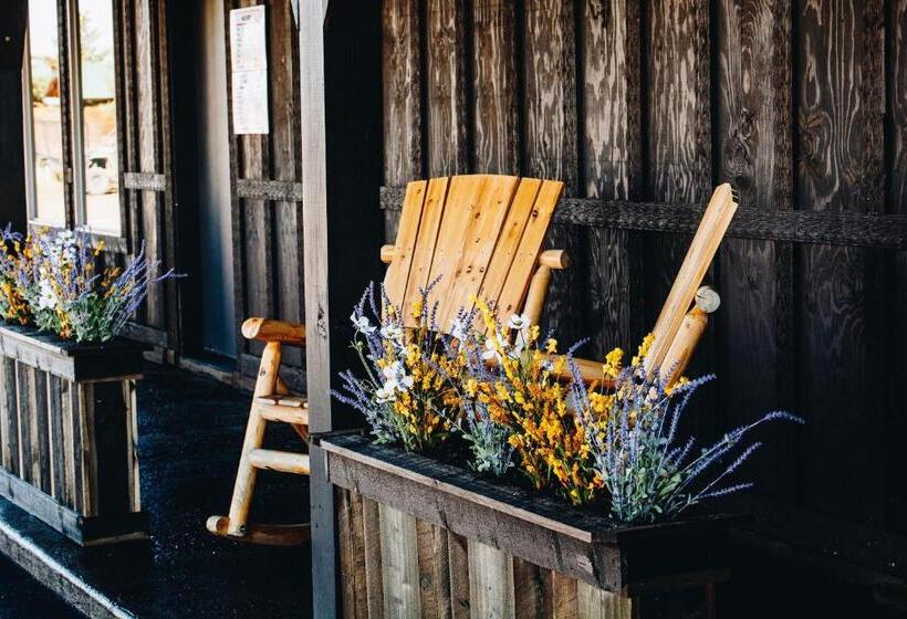 בית מלון כפרי Pendleton Pointe