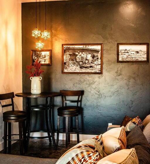 בית מלון כפרי Pendleton Pointe