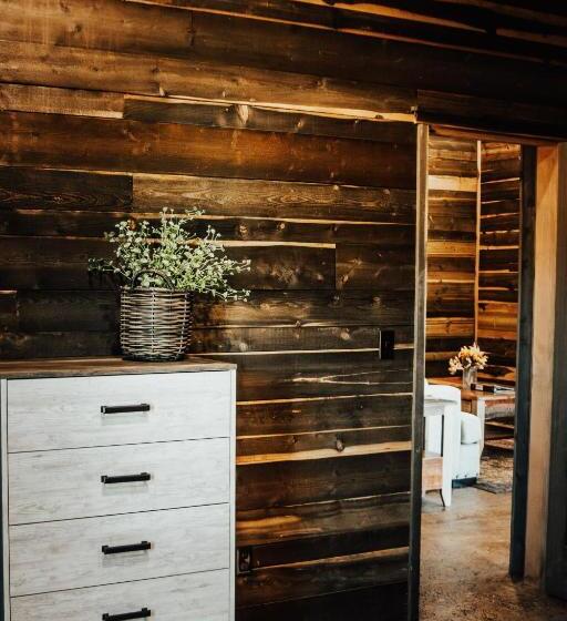 בית מלון כפרי Pendleton Pointe