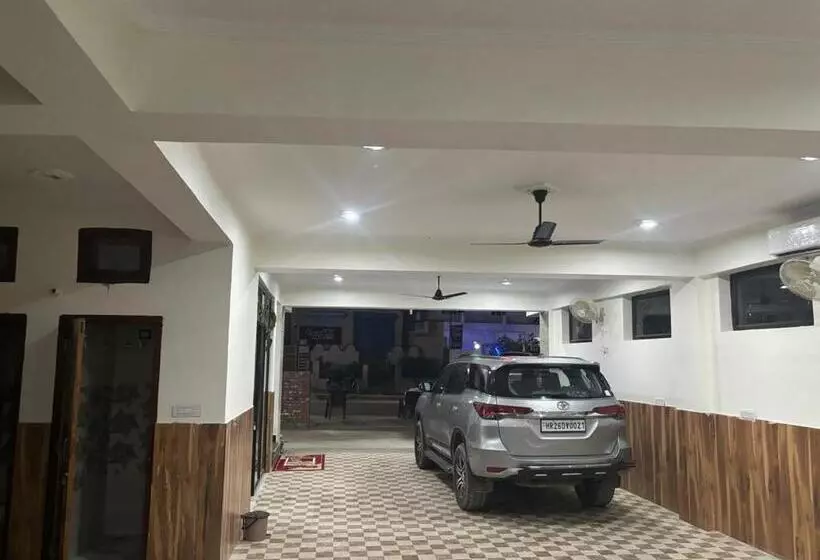 ホテル Saurabh