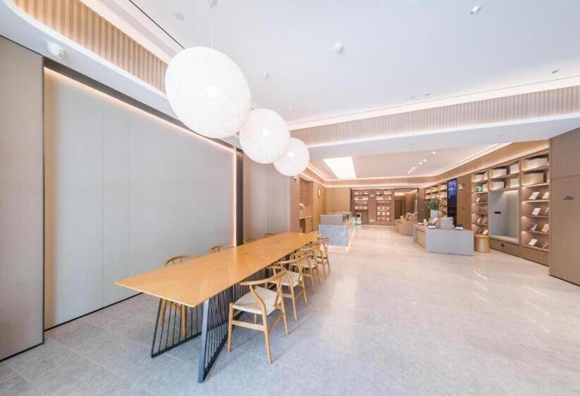 Ji Hotel Shenzhen Baoan Pingzhou Metro Station