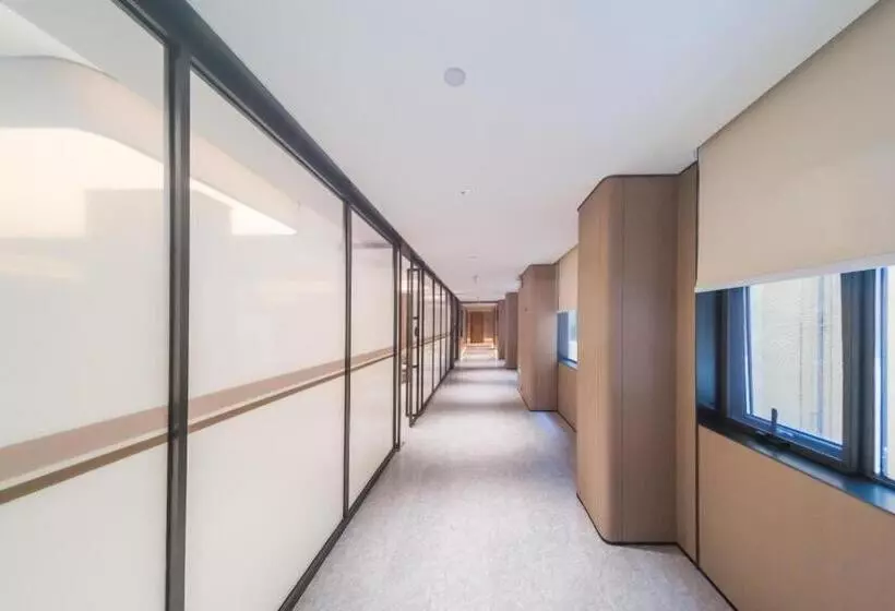 Ji Hotel Shenzhen Baoan Pingzhou Metro Station