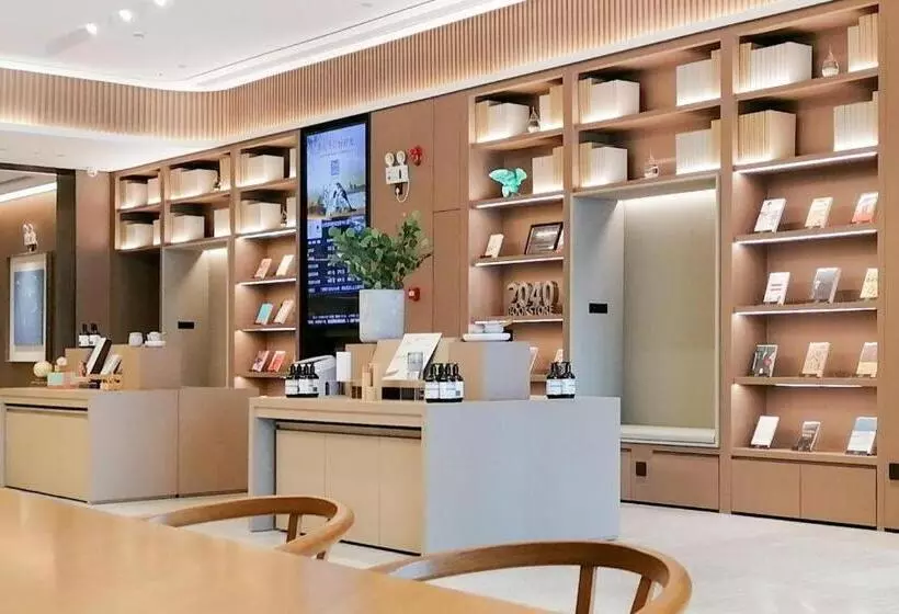 Ji Hotel Shenzhen Baoan Pingzhou Metro Station