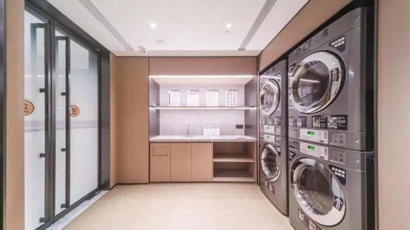 Ji Hotel Shenzhen Baoan Pingzhou Metro Station