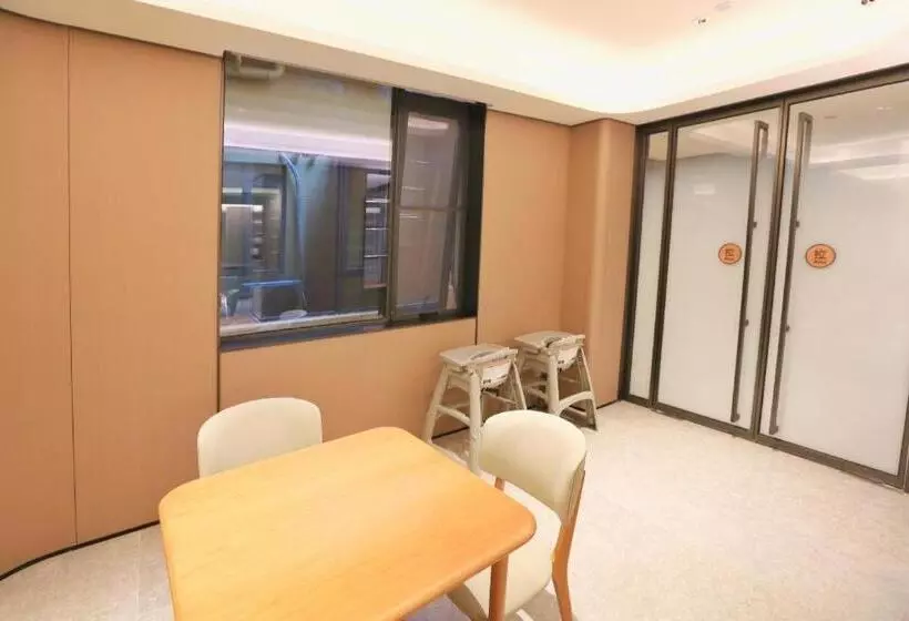 Ji Hotel Shenzhen Baoan Pingzhou Metro Station