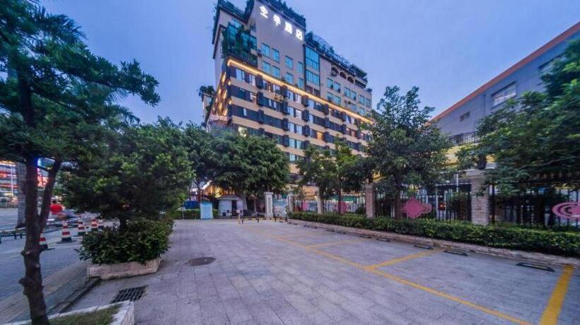 Ji Hotel Shenzhen Baoan Pingzhou Metro Station
