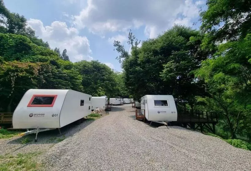 ペンション Anseong Neorigul Moonhwa Maeul Caravan