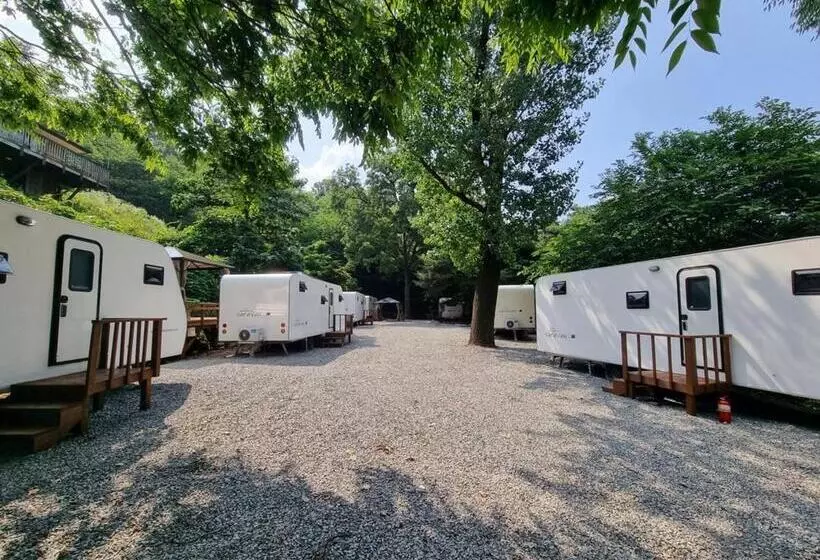 ペンション Anseong Neorigul Moonhwa Maeul Caravan
