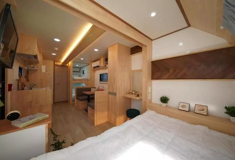 ペンション Anseong Neorigul Moonhwa Maeul Caravan