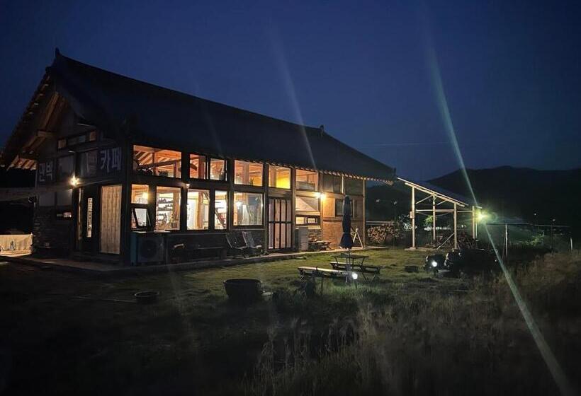 Пансион Yeongyang Youyoudang Dockchae Hanok