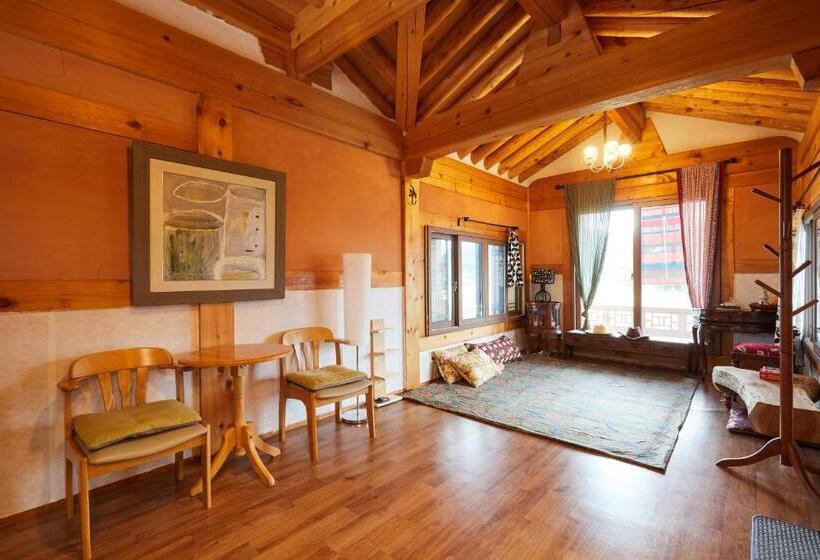 Пансион Yeongyang Youyoudang Dockchae Hanok