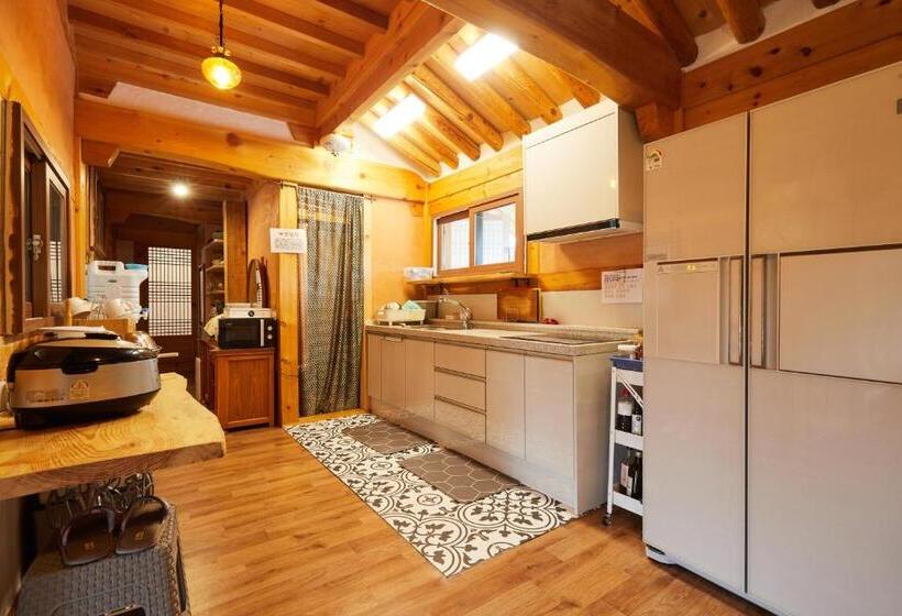 Пансион Yeongyang Youyoudang Dockchae Hanok