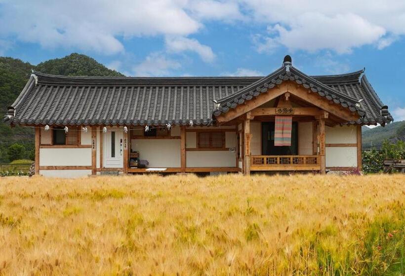 Пансион Yeongyang Youyoudang Dockchae Hanok