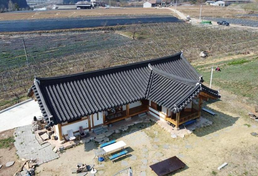 Пансион Yeongyang Youyoudang Dockchae Hanok