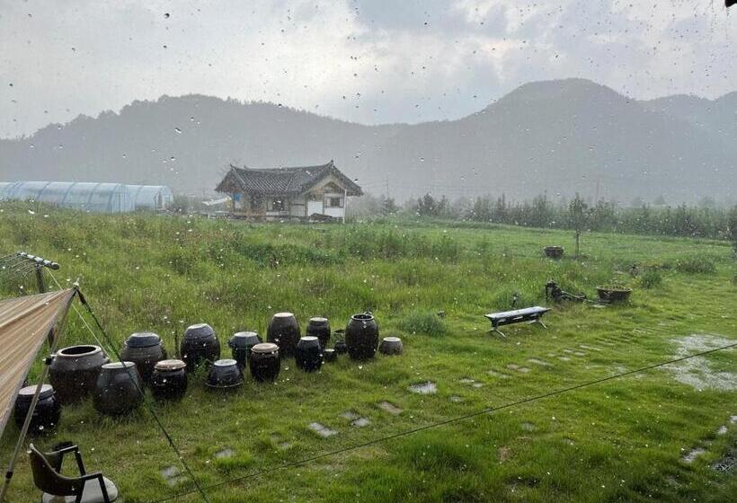 Пансион Yeongyang Youyoudang Dockchae Hanok