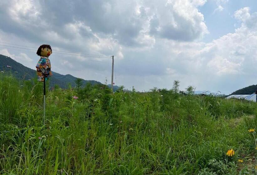 Пансион Yeongyang Youyoudang Dockchae Hanok