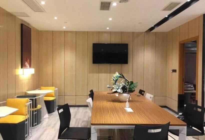 Greentree Alliance Hotel Chongqing Fortune Plaza Xingfu Square Guangdianyuan Light Rail Station