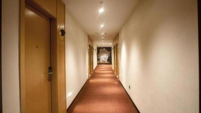 Greentree Alliance Hotel Chongqing Fortune Plaza Xingfu Square Guangdianyuan Light Rail Station